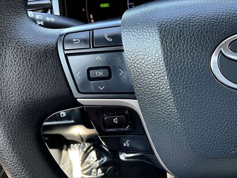 Used 2025 Toyota Camry LE image 17