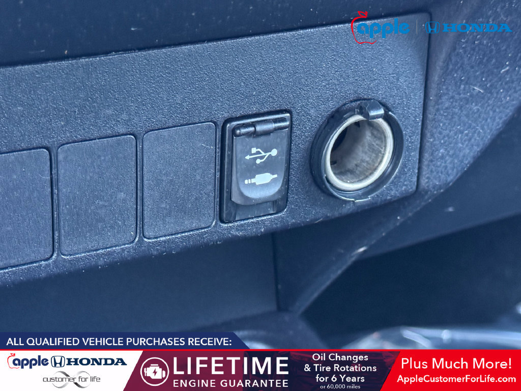 Used 2014 Toyota RAV4 XLE AWD/4WD image 26