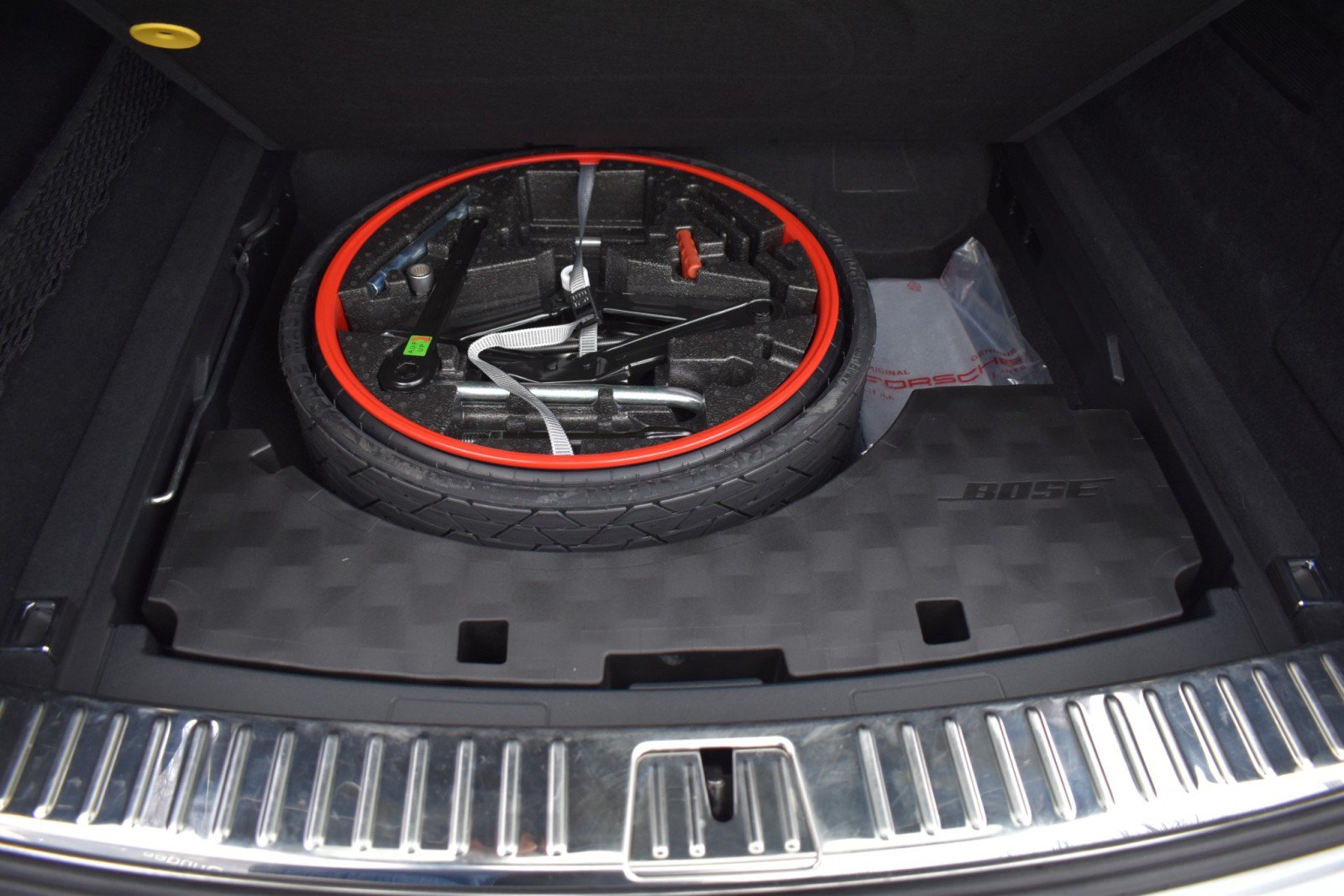 Used 2021 Porsche Cayenne AWD/4WD image 44