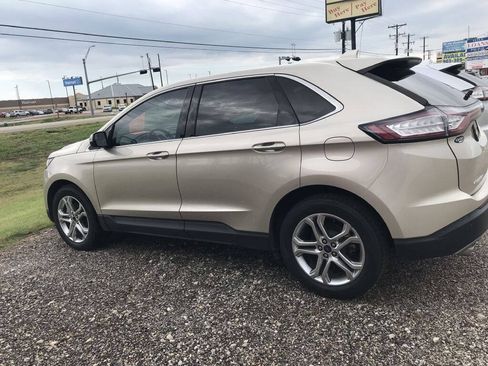 Used 2017 Ford Edge Titanium FWD image 2