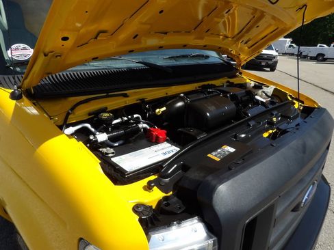 Used 2021 Ford E-350 and Econoline 350 Super Duty RWD image 28