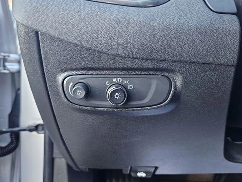 Used 2022 Chevrolet Equinox LT image 32