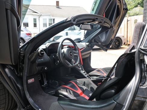 Used 2020 McLaren 720S Spider RWD image 40