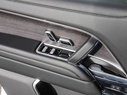 New 2026 Land Rover Range Rover SE image 20