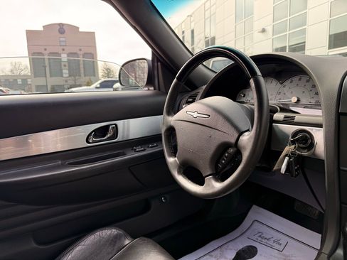 Used 2002 Ford Thunderbird Base image 28