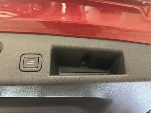 Used 2023 Chevrolet Equinox RS image 28