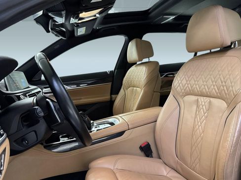 Used 2017 BMW 750i RWD image 5