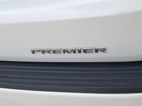 Used 2023 Chevrolet Suburban Premier RWD image 5