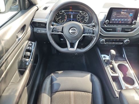Used 2024 Nissan Altima 2.5 SR image 11