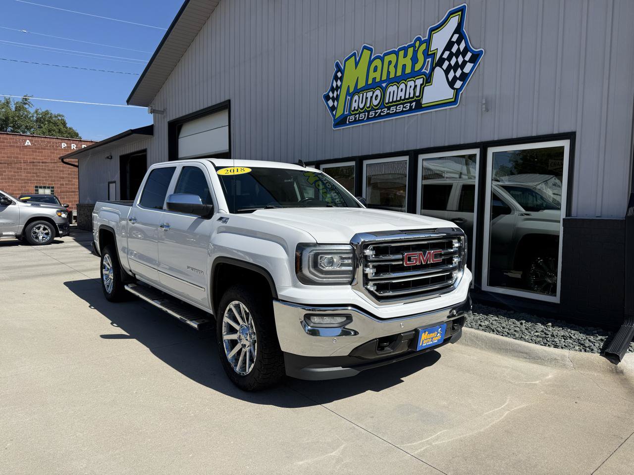 Used 2018 GMC Sierra 1500 SLT AWD/4WD image 1