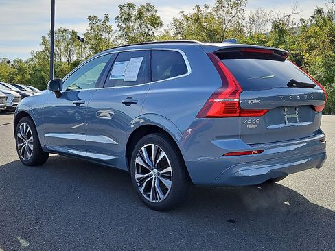Certified 2022 Volvo XC60 B5 Momentum w/ Climate Package image 4