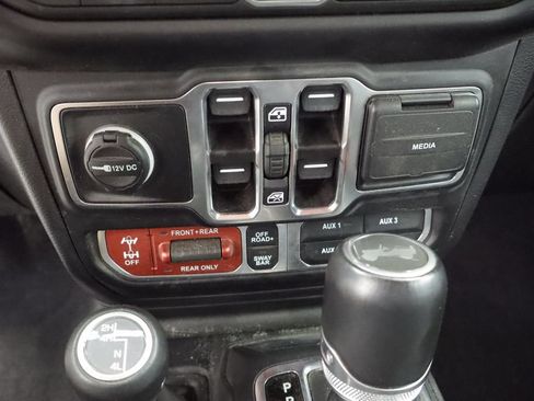Used 2023 Jeep Wrangler Unlimited Rubicon w/ LED Lighting Group AWD/4WD image 32