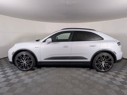 New 2026 Porsche Macan 4 Electric image 2