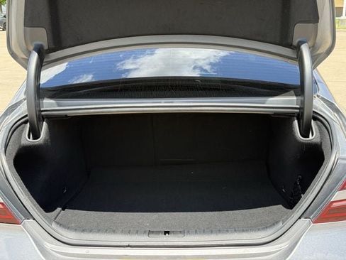 Used 2022 Genesis G70 3.3T RWD image 31