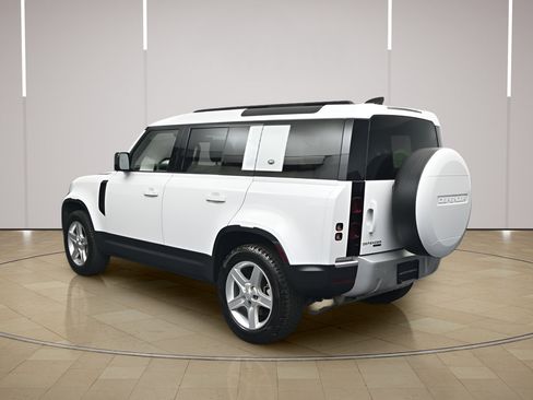 Used 2020 Land Rover Defender 110 SE AWD/4WD image 3