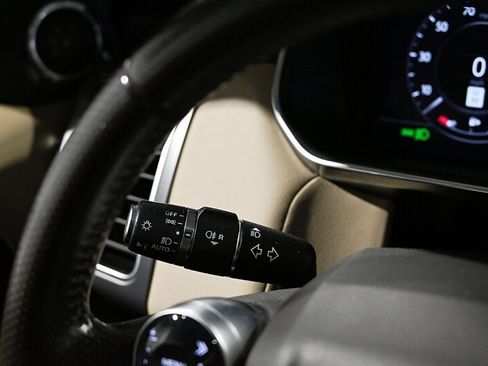 Used 2020 Land Rover Range Rover Sport SE image 39