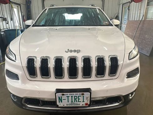 Used 2017 Jeep Cherokee Limited w/ Technology Group image 7
