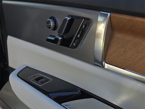 New 2026 Cadillac Vistiq Luxury w/ LPO, Floor Liner Package image 13