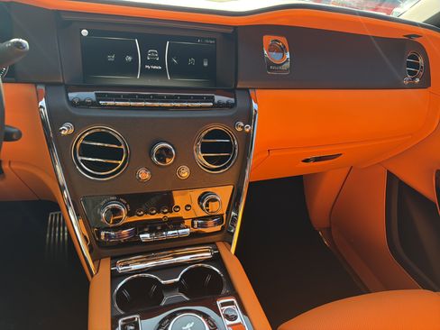 Certified 2024 Rolls-Royce Cullinan w/ Dark Exterior Package AWD/4WD image 25