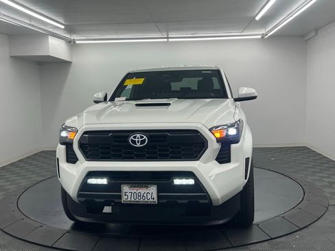 Used 2024 Toyota Tacoma TRD Sport image 5