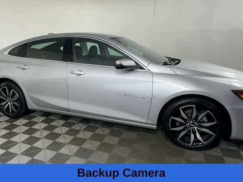 Used 2018 Chevrolet Malibu LT FWD image 3