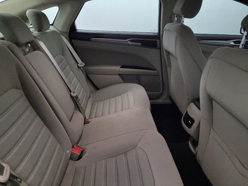 Used 2020 Ford Fusion SE FWD image 19