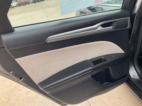 Used 2018 Ford Fusion S FWD image 24