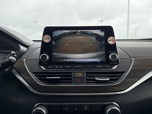 Used 2024 Nissan Altima 2.5 SV image 15