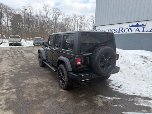 Used 2022 Jeep Wrangler Unlimited Sport image 8
