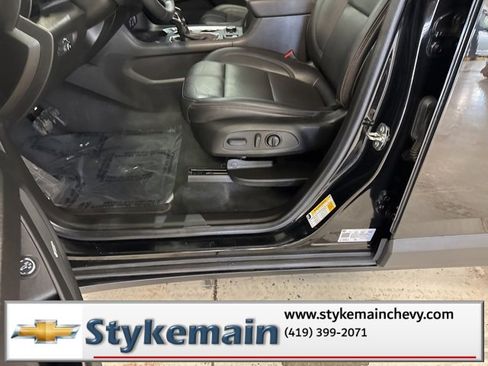 Used 2022 Chevrolet Traverse RS image 28