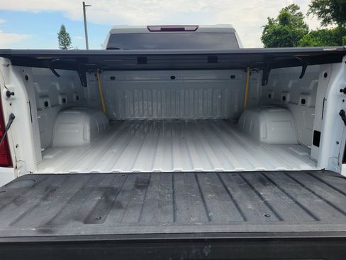 Certified 2021 Chevrolet Silverado 1500 LT RWD image 9
