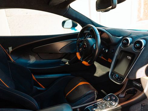 Used 2017 McLaren 570S image 13