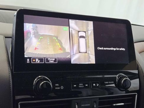 Used 2024 Nissan Armada SL w/ Captain's Chairs Package image 25