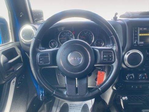 Used 2016 Jeep Wrangler Unlimited Sahara image 12