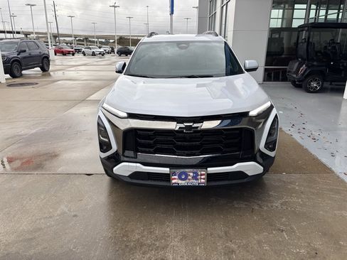 New 2026 Chevrolet Equinox ACTIV w/ Convenience Package III image 2