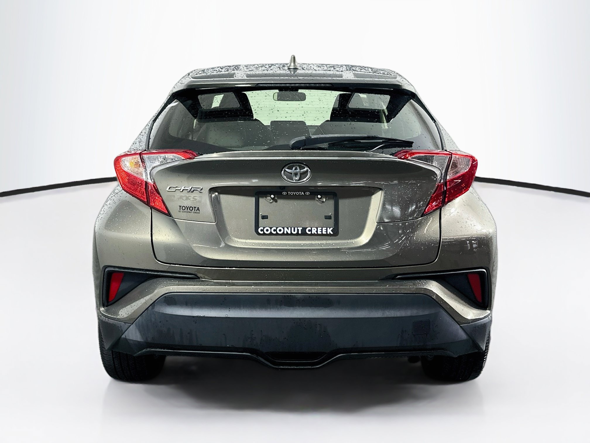 Used 2021 Toyota C-HR XLE FWD image 4