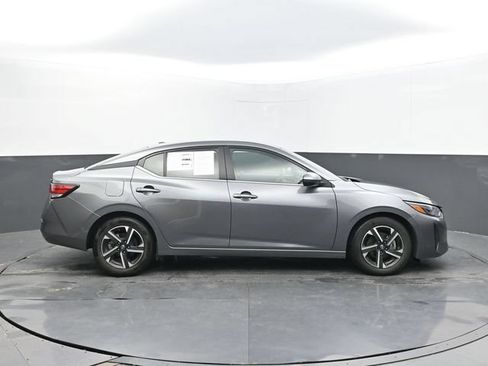 Used 2024 Nissan Sentra SV FWD image 8