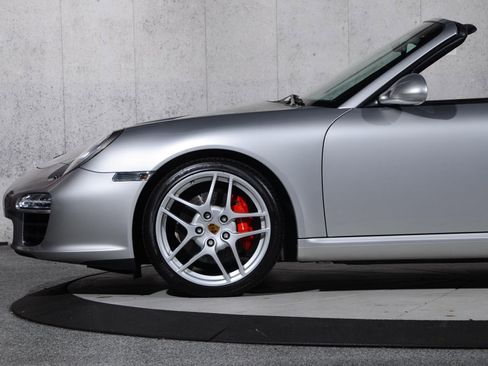 Used 2010 Porsche 911 Carrera S image 19