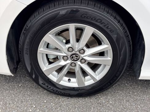 Used 2025 Toyota Camry LE FWD image 15