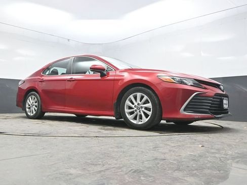 Used 2023 Toyota Camry LE image 26
