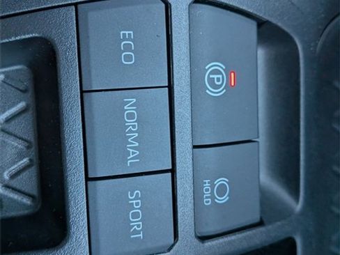 Used 2024 Toyota RAV4 LE image 28