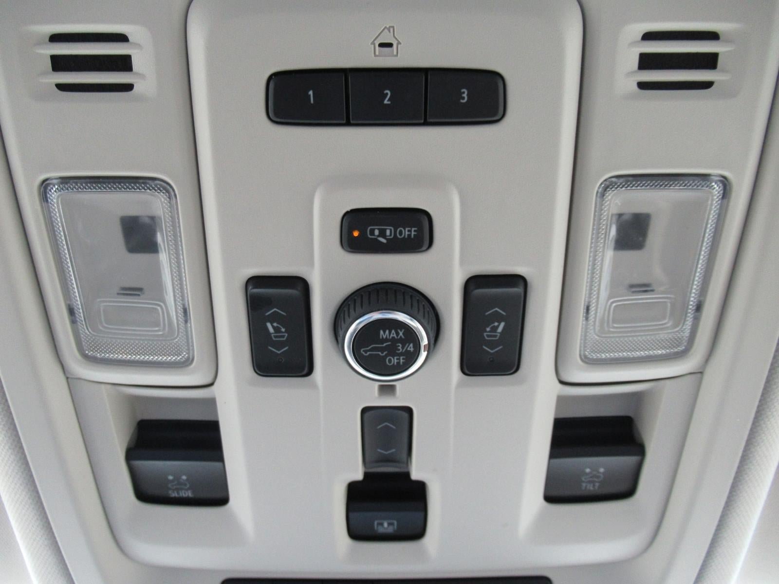 Used 2024 GMC Yukon XL Denali RWD image 32