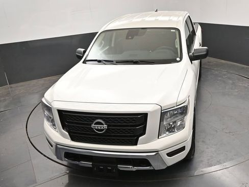 Used 2024 Nissan Titan SV AWD/4WD image 19