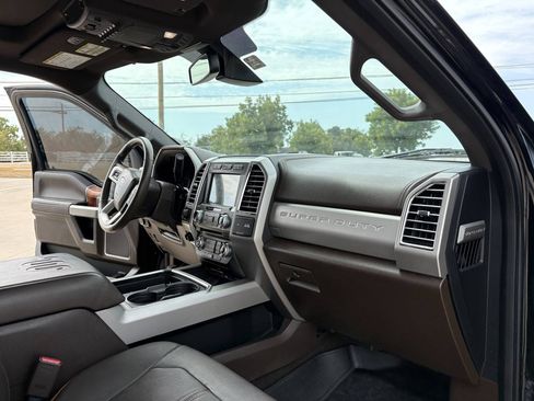 Used 2017 Ford F250 King Ranch w/ King Ranch Ultimate Package AWD/4WD image 12