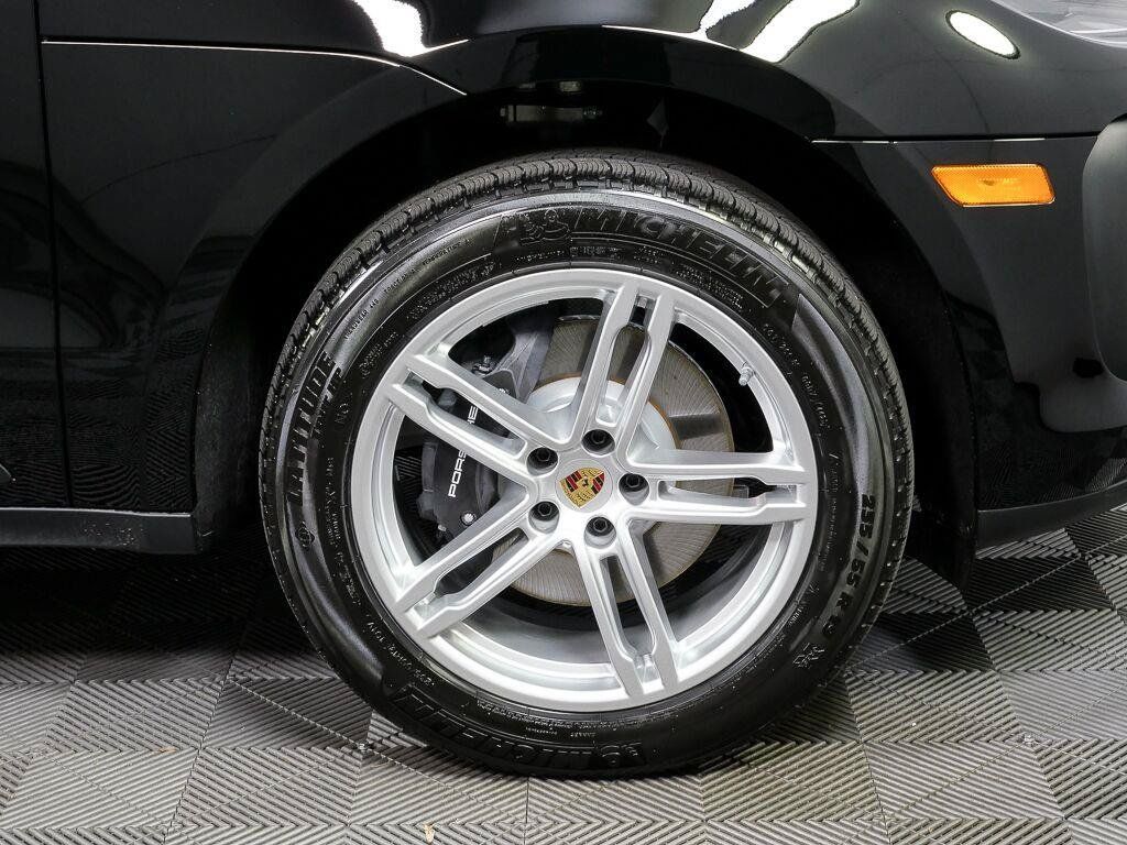 Certified 2026 Porsche Macan AWD/4WD image 39