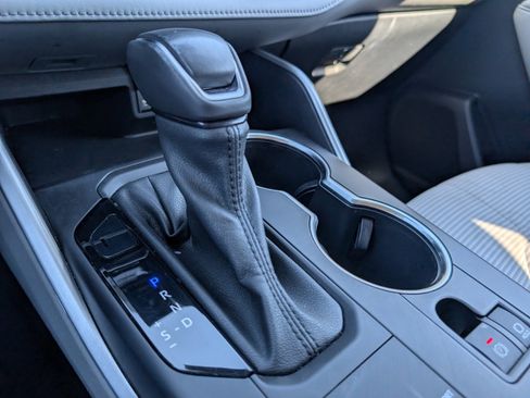 Used 2021 Toyota Highlander LE image 14