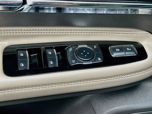 Used 2023 Lincoln Corsair AWD w/ Equipment Group 101A image 23