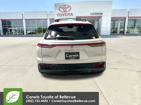 New 2025 Toyota Crown Signia image 7