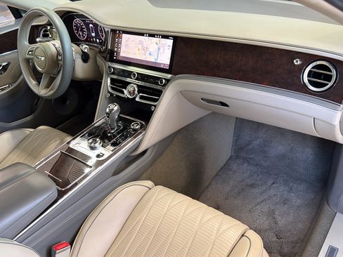 Used 2021 Bentley Flying Spur W12 AWD/4WD image 2