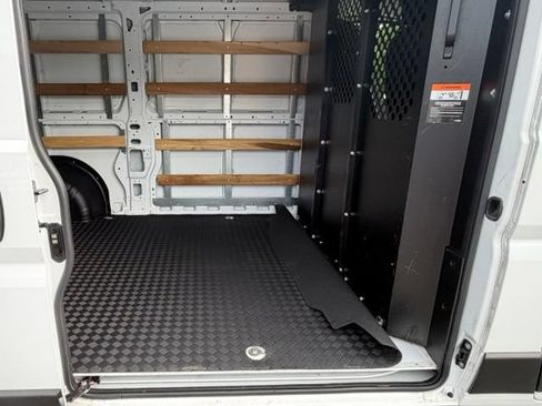 Used 2025 RAM ProMaster 2500 w/ U-Haul Equipment Group FWD image 19